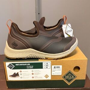 Men's Muck Boots Outscape Low Slip-On Shoe - Brown NIB Waterproof